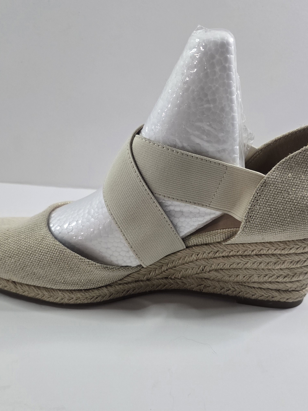 DREAM PAIRS Beige Espadrille Wedge Shoes Elastic Straps Size 8.5 - Picture 8 of 11